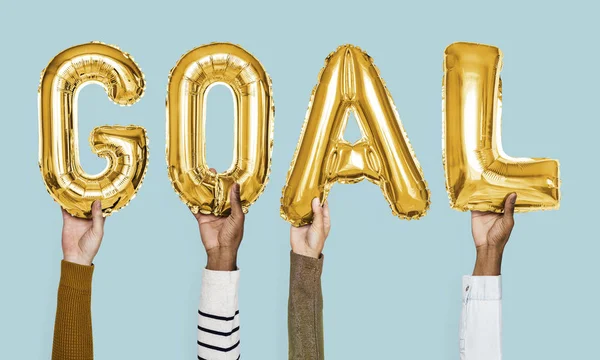 Metin hedef oluşturan sarı altın alfabe helyum balonları