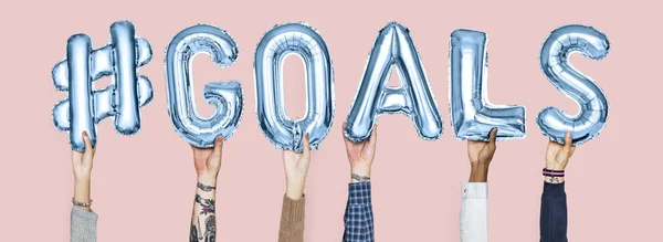 Χέρια Που Κρατούν Την Λέξη Goals Μπαλόνι Γράμματα — Φωτογραφία Αρχείου