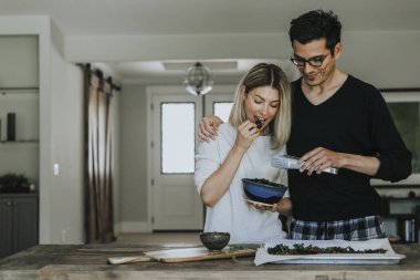 Bir vegan yemek çift
