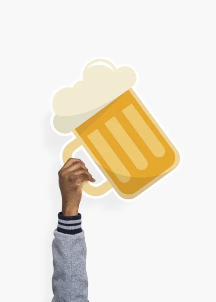 Mano Tenendo Una Birra Puntello Cartone — Foto Stock