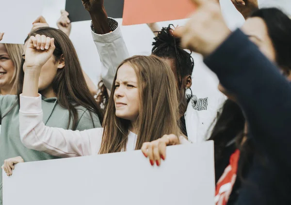 Grupo Mujeres Activistas Enojadas Está Protestando — Foto de Stock