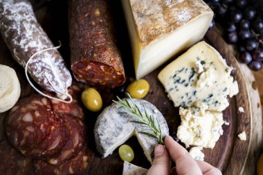 Soğuk etler ve peynir yemek fotoğraf tarifi fikir