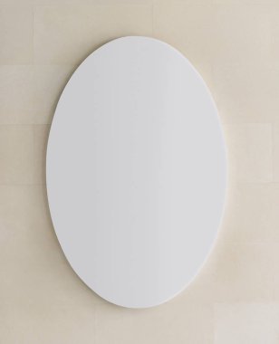Oval tabelada beyaz bir duvar mockup