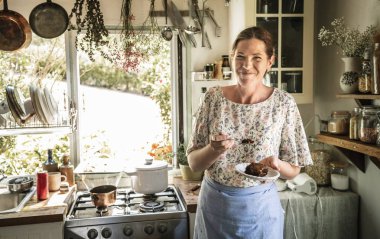 Baker ile tuzlu karamel kek yapma