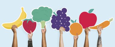 Meyve ve sebze leri tutan eller