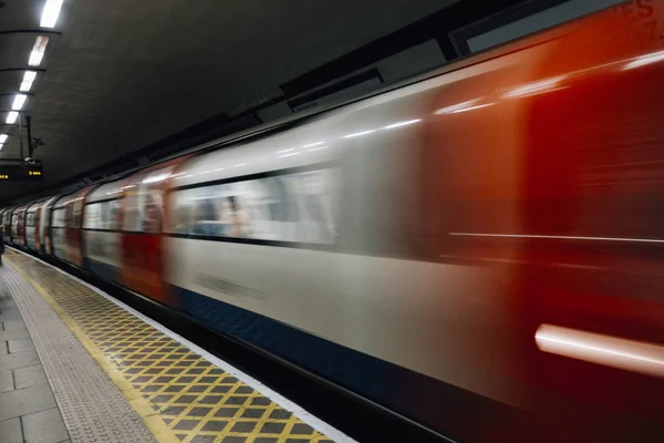 Tunnelbanetåg Snabb Rörelse — Stockfoto