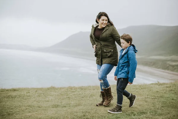 Mother Son Strolling Together — Stock Photo, Image