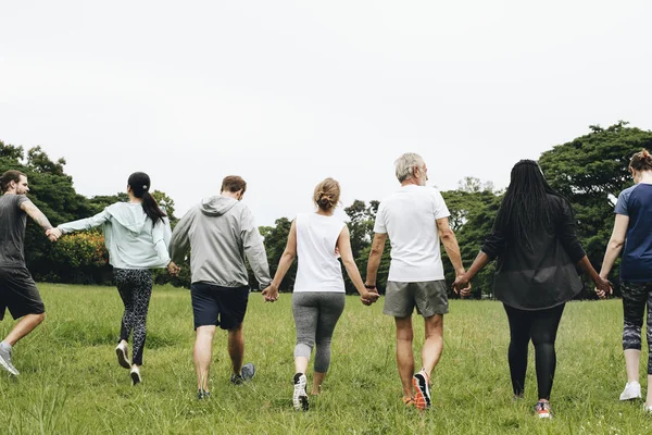 Grupo Adultos Tomados Mano Parque — Foto de Stock