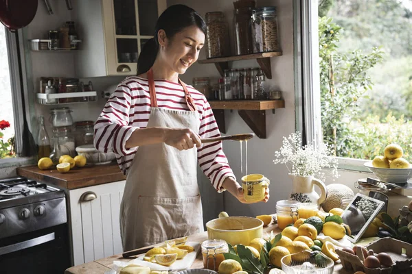 Woman Making Homemade Lemon Curd — Stock Photo, Image