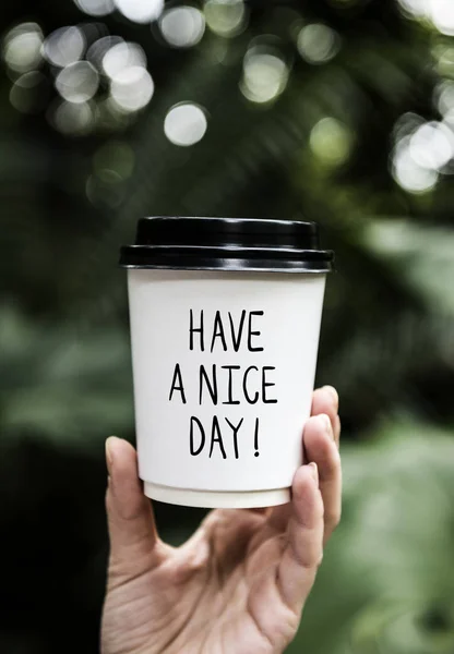 Фраза Проведите Приятный День Бумажной Чашке Кофе — стоковое фото