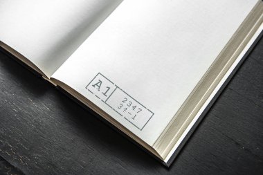 Açık kitap mockup bir tablo