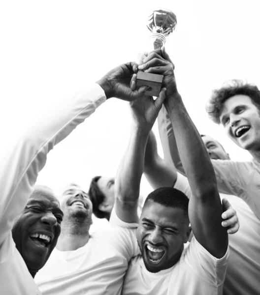 Equipe Jogadores Futebol Comemorando Sua Vitória — Fotografia de Stock