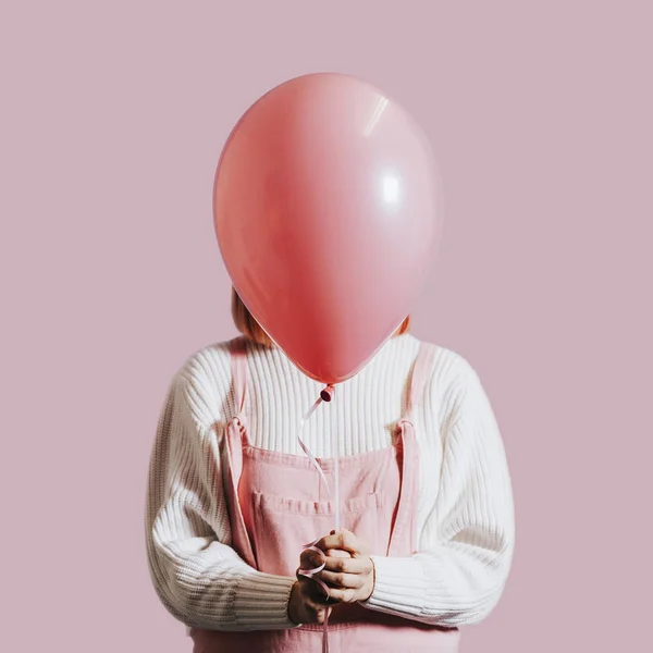 Mujer Con Solo Globo —  Fotos de Stock