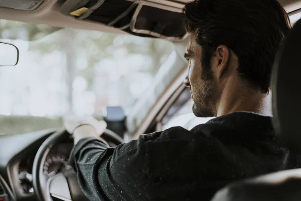 Een Man Bestuurder Zitten Auto — Stockfoto