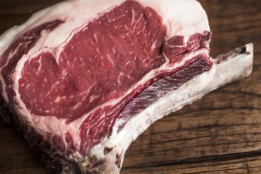 Taze kaburga biftek yemek fotoğraf tarifi fikir kesmek