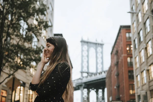 Femme Timide Dans Centre Manhattan États Unis — Photo