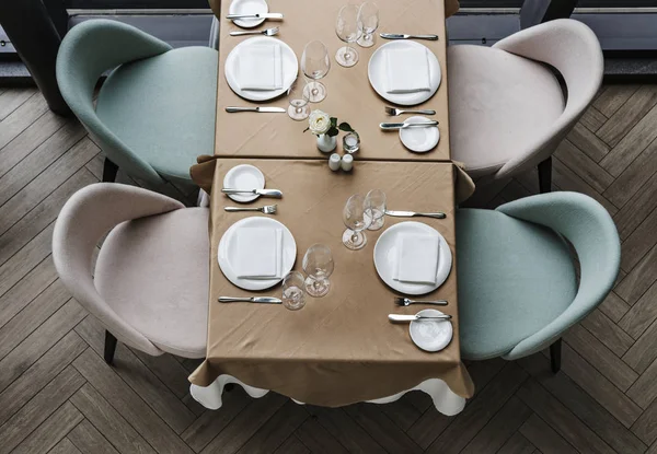 Üres Asztal Egy Étteremben — Stock Fotó