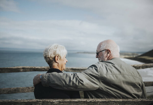 Senior Couple Enjoying View Ocean Royalty Free Stock Images