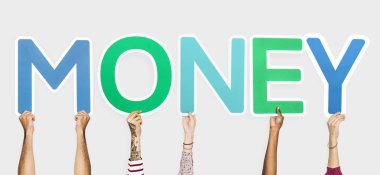 Word para oluşturan renkli mektupları holding eller