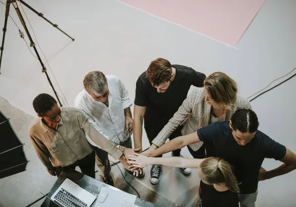 Equipe Produção Criativa Com Todas Mãos — Fotografia de Stock