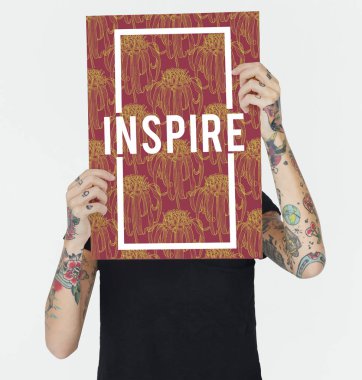 Inspire Lifestyle Güven Kırmızı Çiçekler
