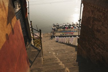 Hindistan'da Varanasi, Ganj Nehri, ghat görünümünü