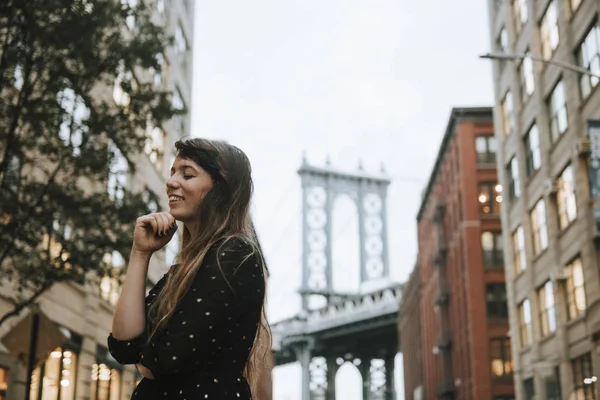 Manhattan Merkezinde Bir Kadın Usa — Stok fotoğraf