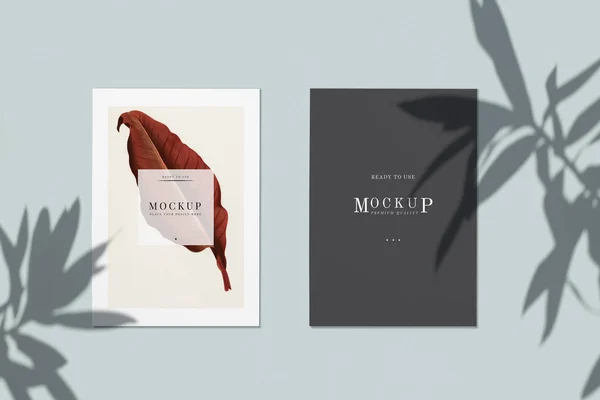 Mockup Cartão Convite Com Uma Folha — Fotografia de Stock