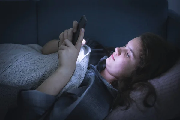 Teen Girl Texting Middle Night — Stock Photo, Image