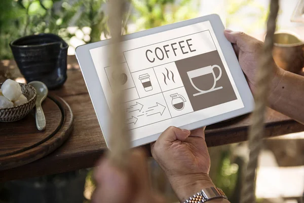 디지털 태블릿에 커피숍 광고의 — 스톡 사진