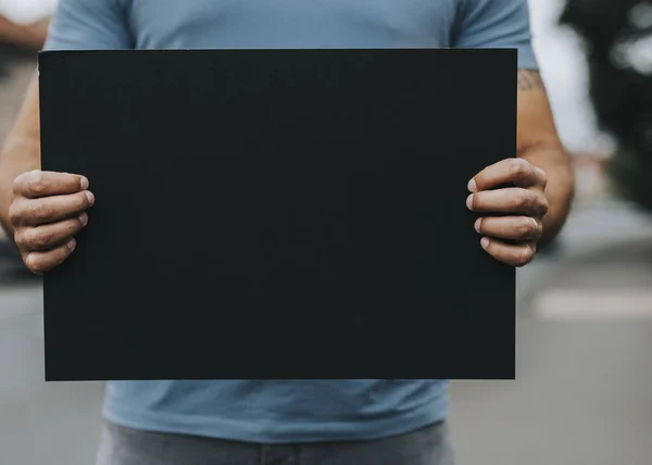 Persoon Die Een Blanco Bord Toont Ter Ondersteuning Van Een — Stockfoto