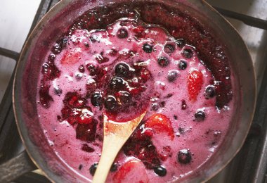 Bir karışık berry sos yakın çekim