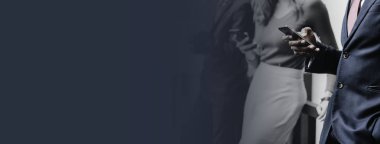 Onların telefon kullanarak iş adamları