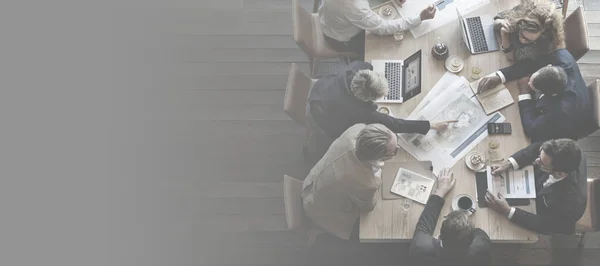 Diversos Empresários Têm Uma Reunião — Fotografia de Stock