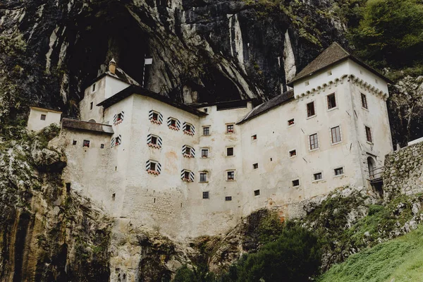 Castillo Predjama Eslovenia —  Fotos de Stock