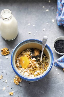 Mandarin ile sağlıklı tohum karışımı