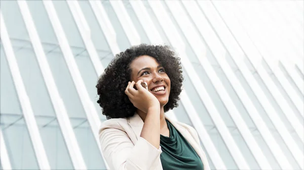 Businesswoman Talking Phone — Stock Photo, Image