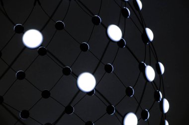 Siyah arka plan beyaz ışıkları ile