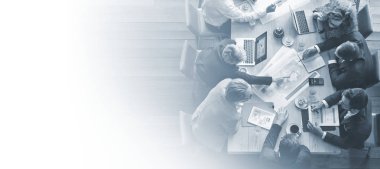 Toplantı olan farklı iş adamları