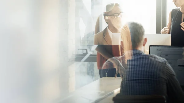 Empresarios Teniendo Una Reunión Oficina — Foto de Stock