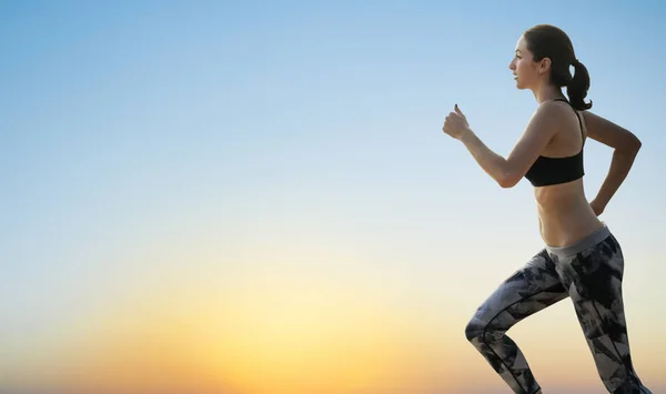 Aktiv Kvinna Jogging Morgonen — Stockfoto