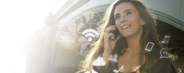 Happy Woman Talking Smartphone — Stock Photo, Image