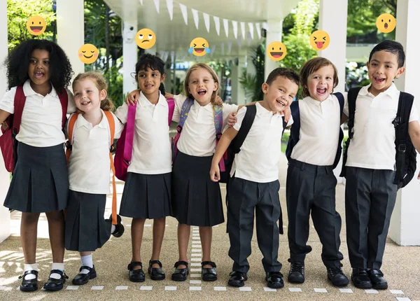 Crianças Elementares Alegres Escola — Fotografia de Stock