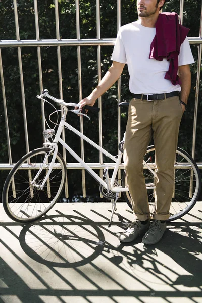 Bonito Homem Bicicleta Rua — Fotografia de Stock