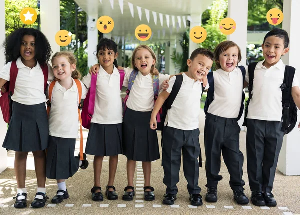 Niños Alegres Primaria Escuela — Foto de Stock