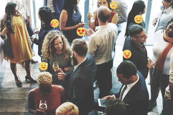 Diverse Geschäftsleute Bilden Verbindungen — Stockfoto