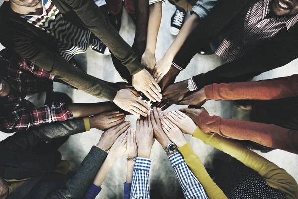 Vue Aérienne Diverses Personnes Empilant Les Mains Milieu — Photo