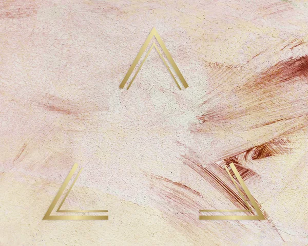 Gouden Driehoek Frame Een Roze Penseelstreek Patroon Achtergrond — Stockfoto