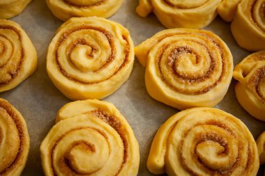 Ev yapımı tarçın rulo - taze ve tatlı