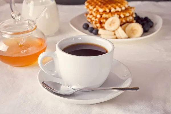 Cup Coffee Waffles Bananas Blueberries Honey Morning Breakfast — Stock Photo, Image